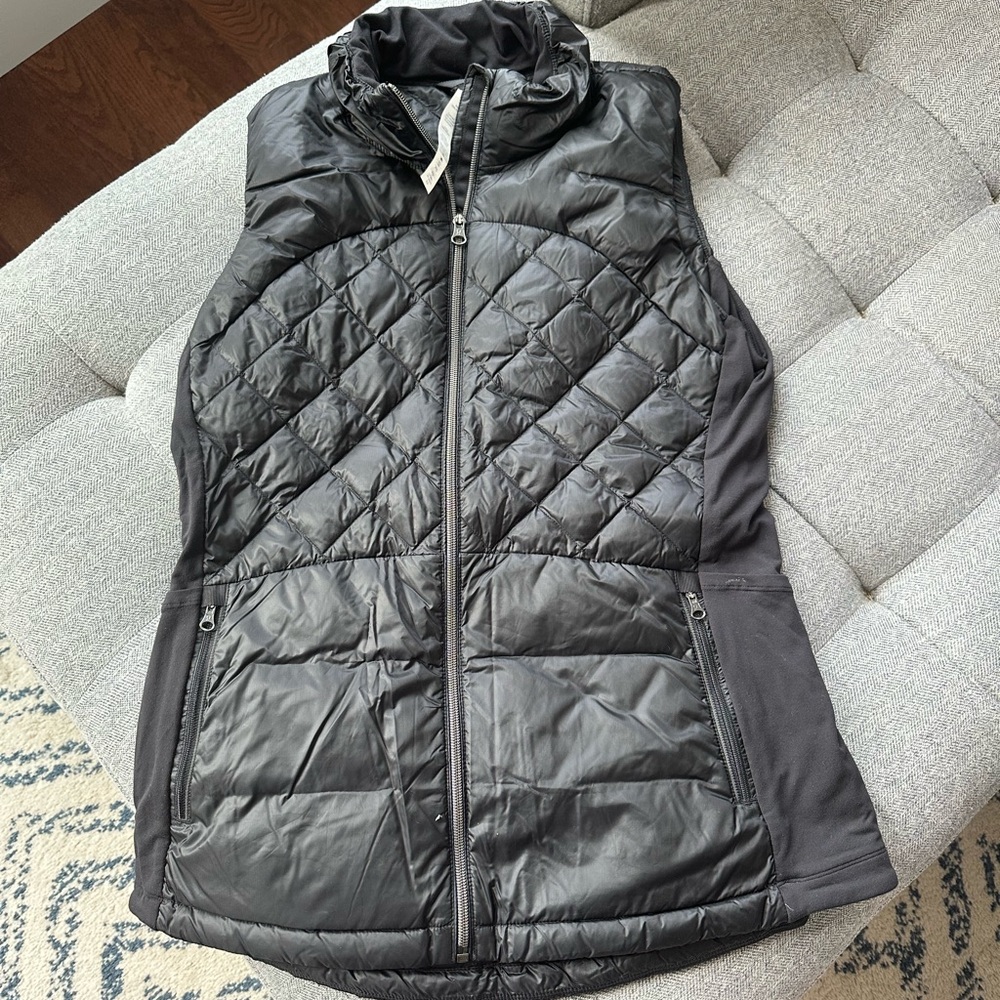 Black Lululemon Zip-Up Lightweight Vest